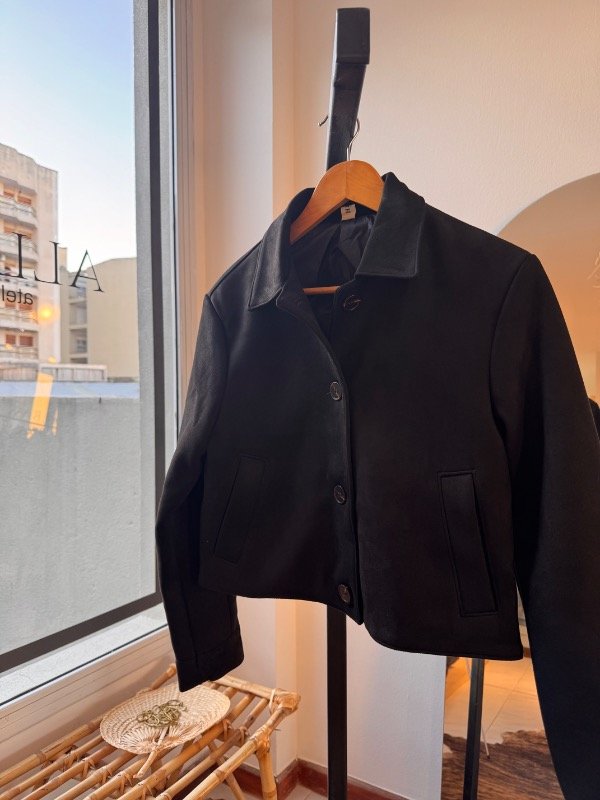 Producto - Campera gamuzada- negra