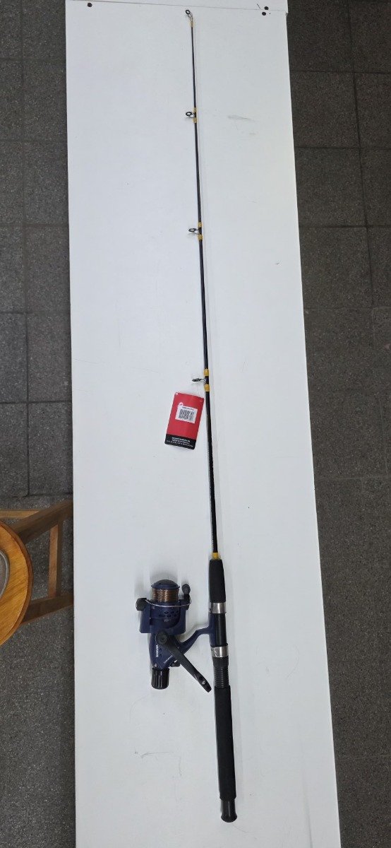 Producto - Combo caña waterdog 1,30M con reel + reel frontal xiomara