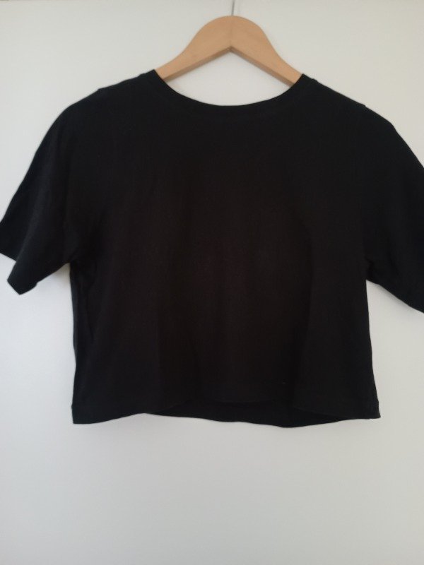 Producto - Remera corta Shibinda