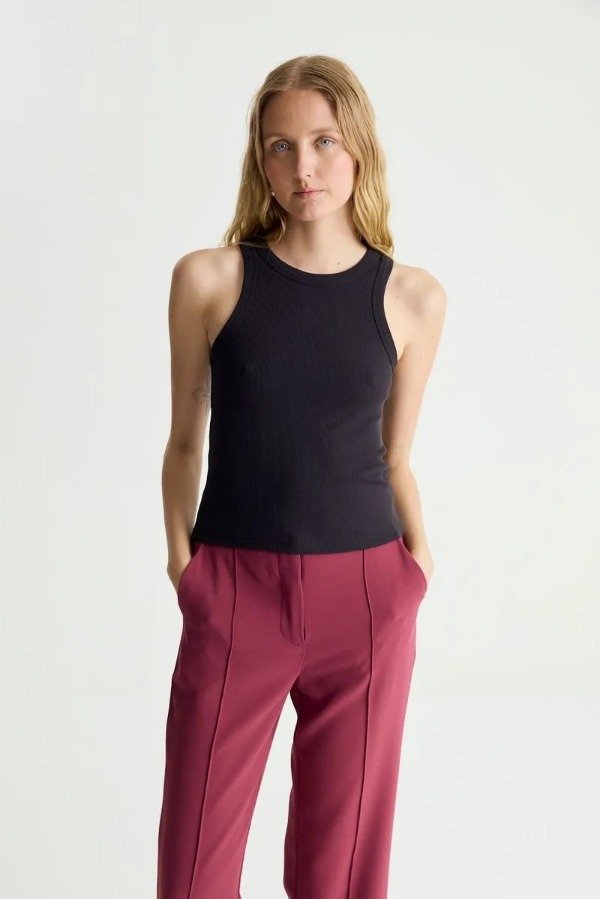 Producto - MUSCULOSA PREMIUM NEGRA