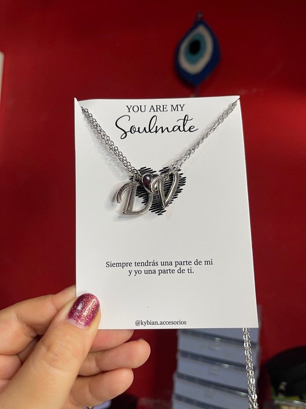 Producto - Collares soulmate con iniciales