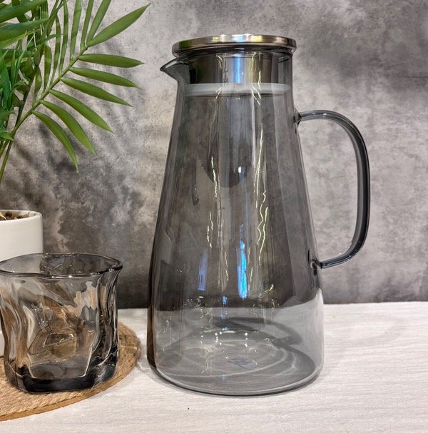 Producto - Jarra vidrio conica fume c/tapa met