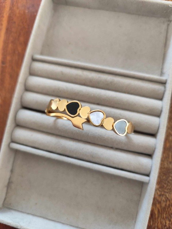 Producto - Esclava corazones y flecha. Acero dorado