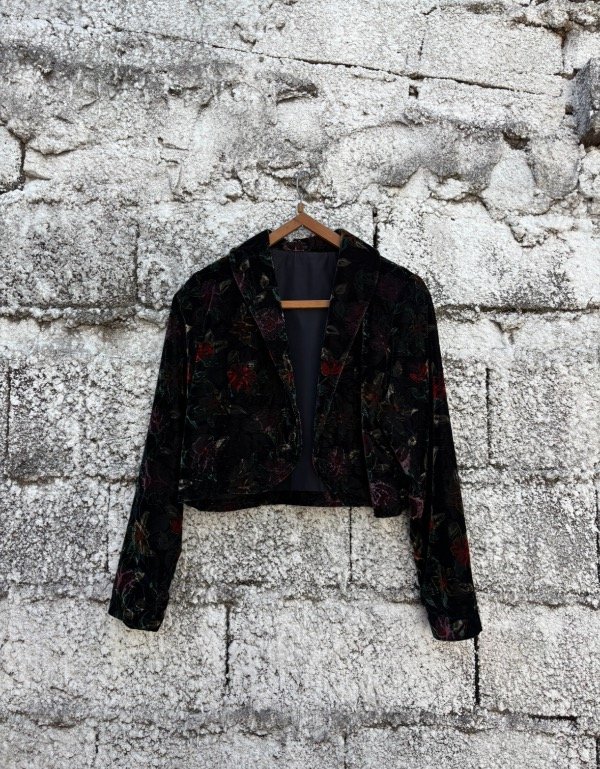 Producto - blazer crop flores terciopelo
