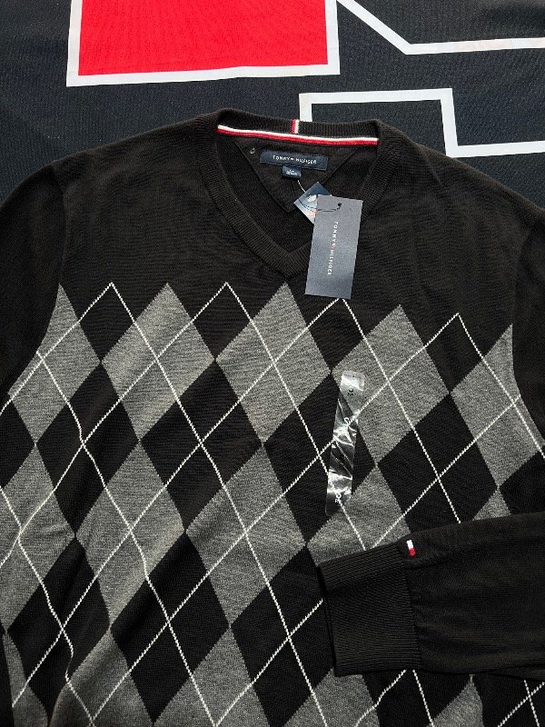 Producto - Sweater Tommy Hilfiger tricolor. Talle S