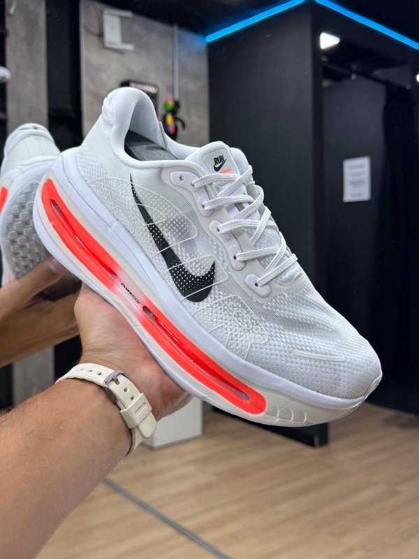 Producto - Nike VOMERO PLUS