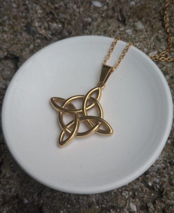 Producto - Collar Nudo de Bruja Grande - Acero Dorado