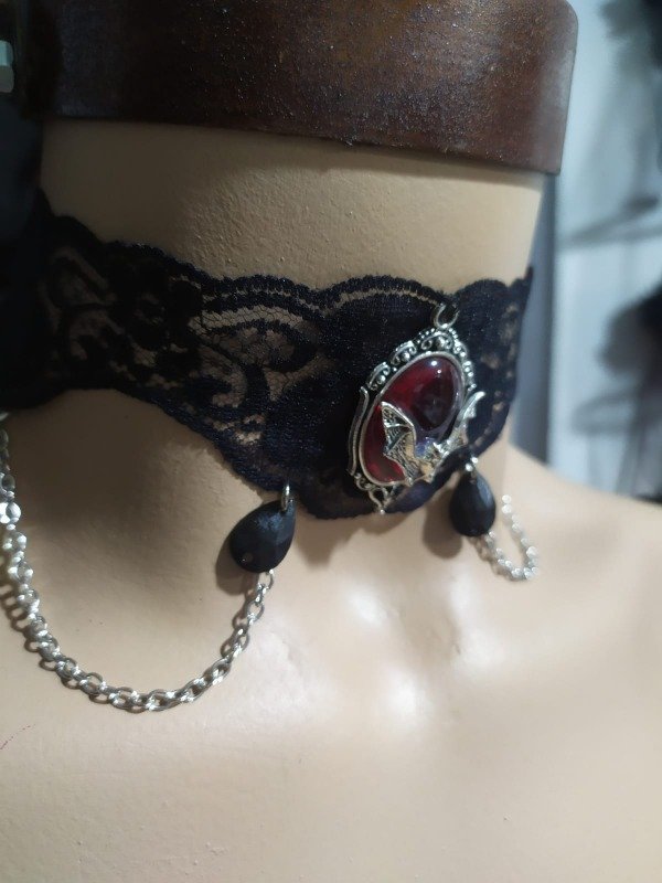 Producto - choker puntilla terrora rojo