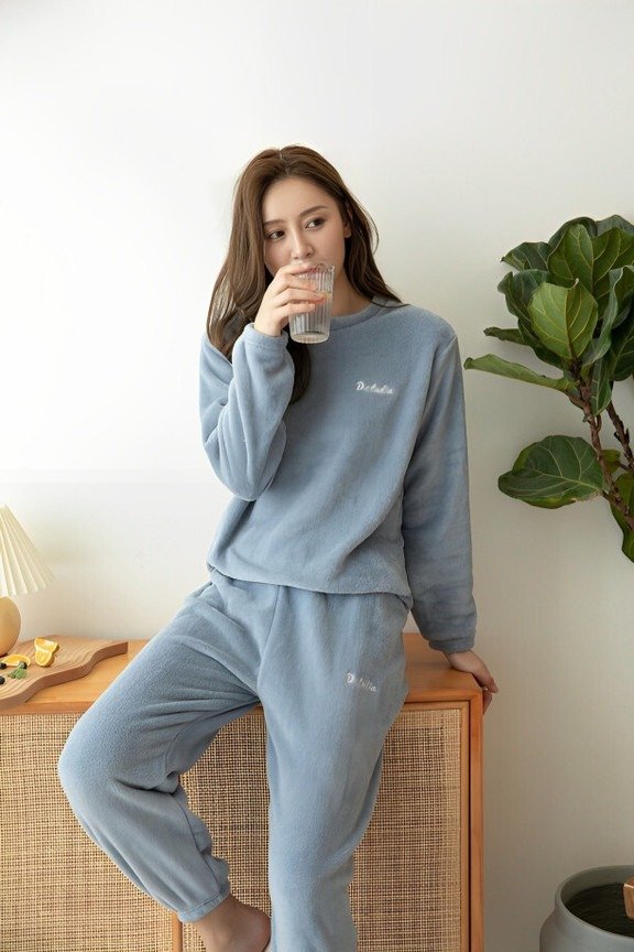 Producto - Pijama de plush liso (con puño)