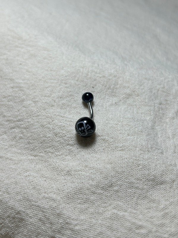 Producto - Piercing Negro Calavera