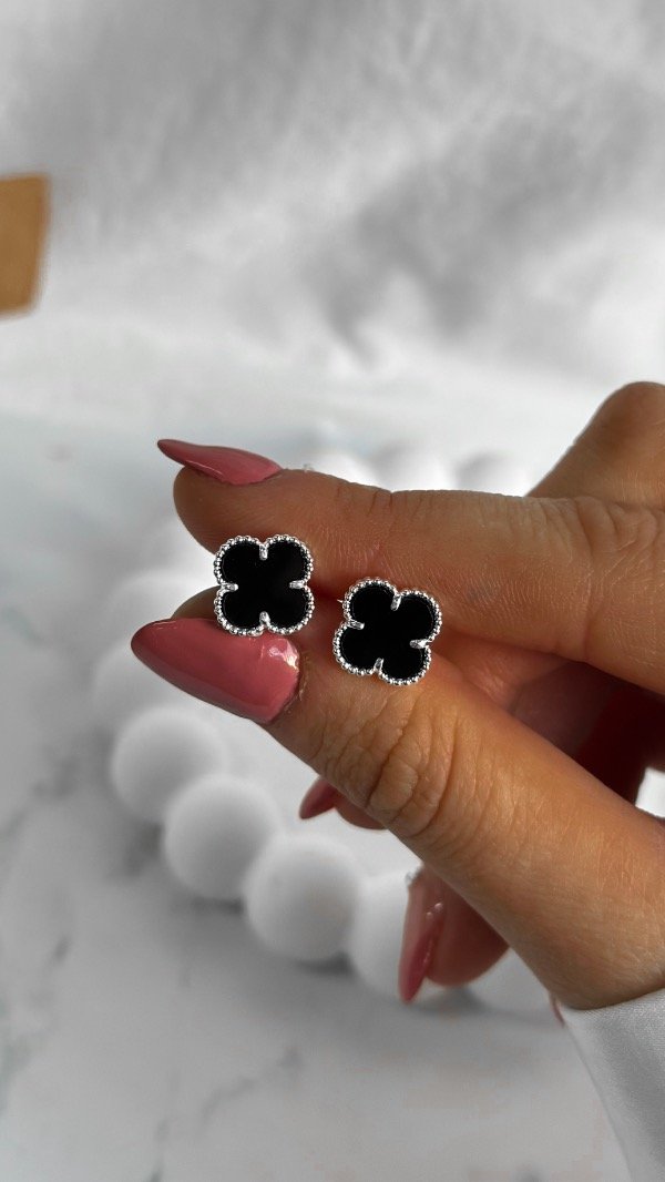 Producto - Aros Van cleef black (acero blanco)
