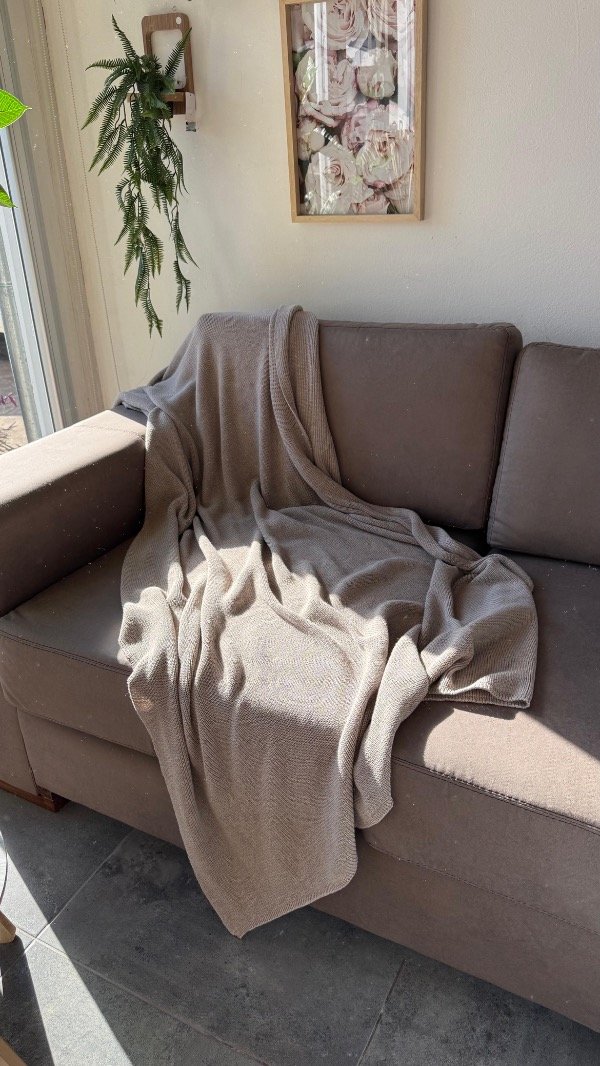 Producto - Manta tejida de hilo beige