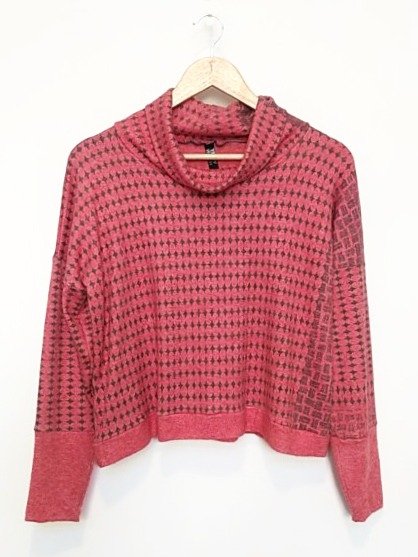 Producto - Polera Elba -coral pastel estampa Digital en negro-