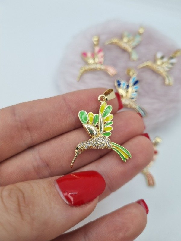 Producto - Dije acero dorado colibrí strass ala esmaltada