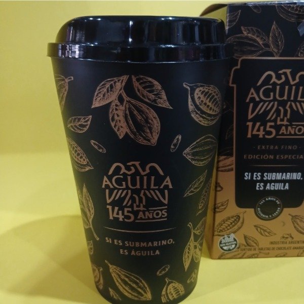 Producto - Vaso Águila y barras de chocolate