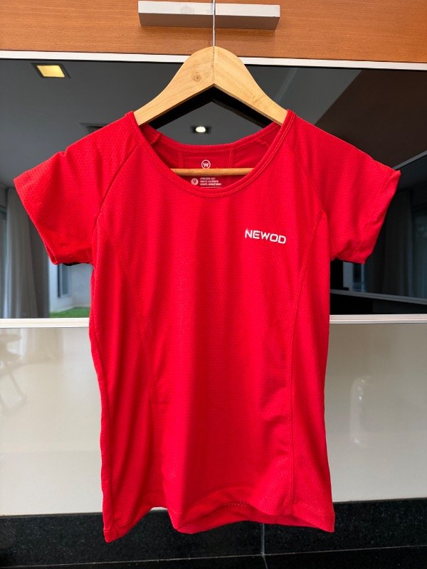 Producto - Remera drifit roja NW
