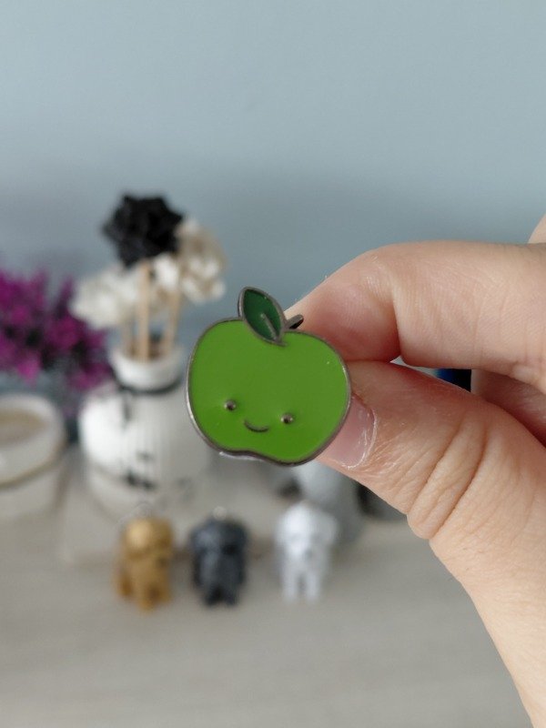 Producto - Pin metalizado - Manzana #2966
