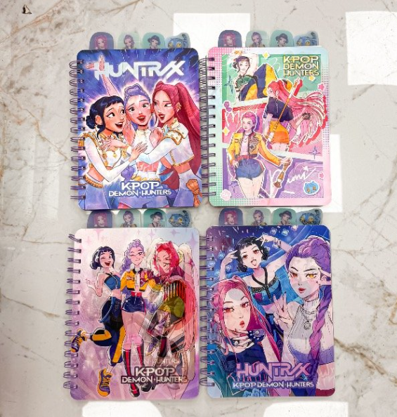 Producto - Cuaderno de las K Pop con divisiones