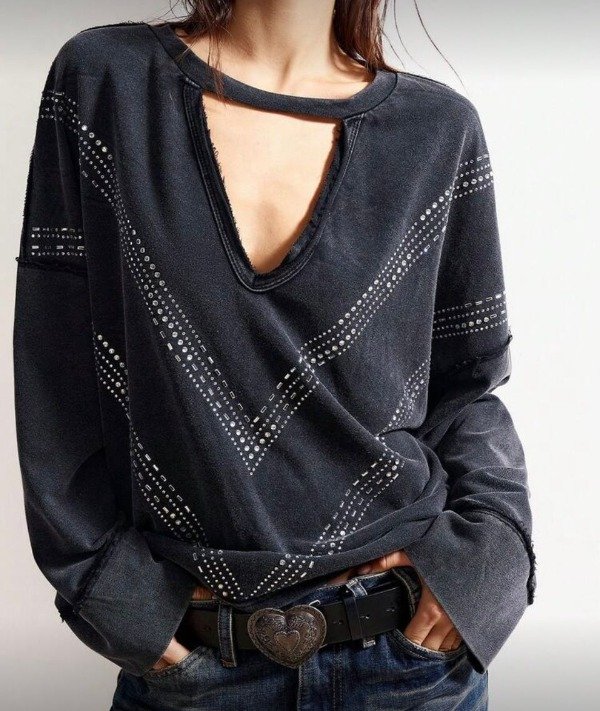 Producto - Buzo cuello en V con abertura