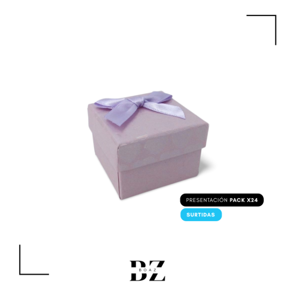 Producto - ESTUCHE REGALO X 24 PCS 5X5 CM CON MOÑO C.SURTIDO - 2033-1 - 0