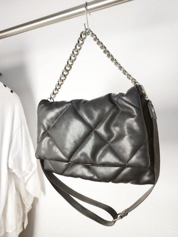 Producto - Cartera puffer PULL AND BEAR