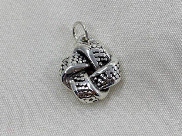 Producto - Dije plata inflada NUDO