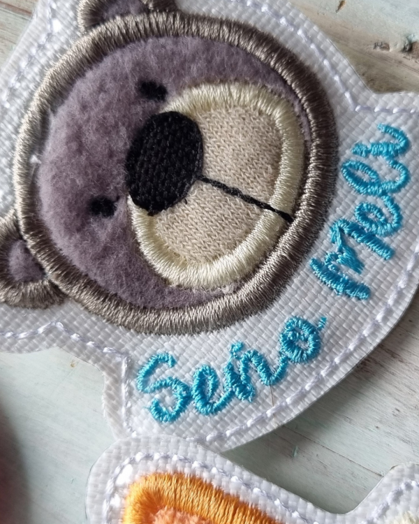 Producto - Pines Personalizados - Dia del Maestro - "Oso Gris" - 1