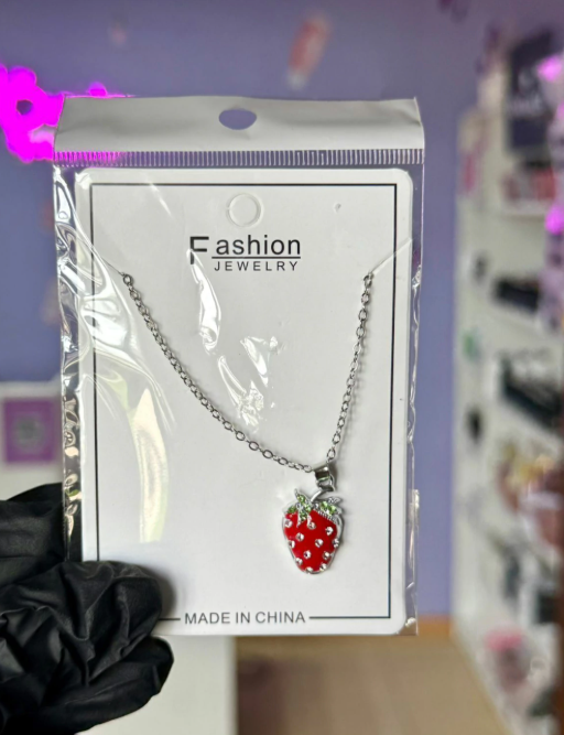 Producto - Cadenita con frutilla