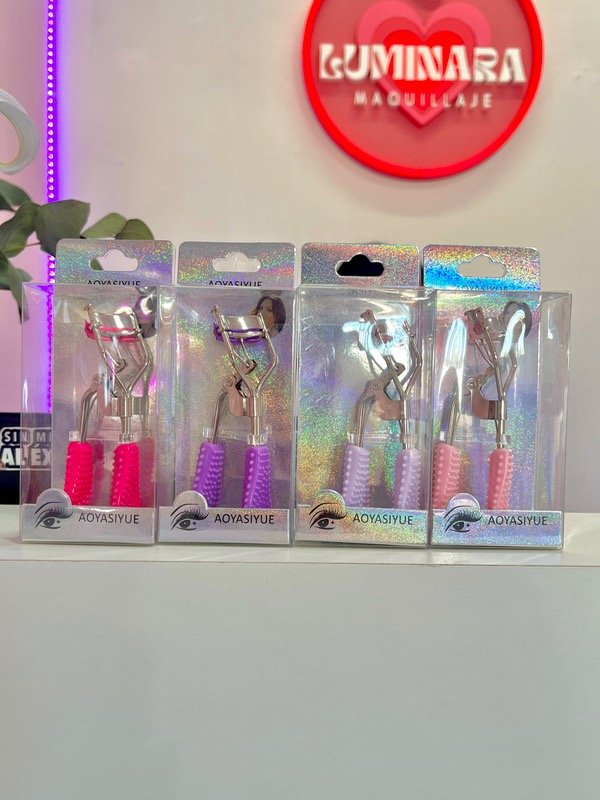 Producto - Arqueador de Pestañas Reforzado con Peine - Aoyasiyue