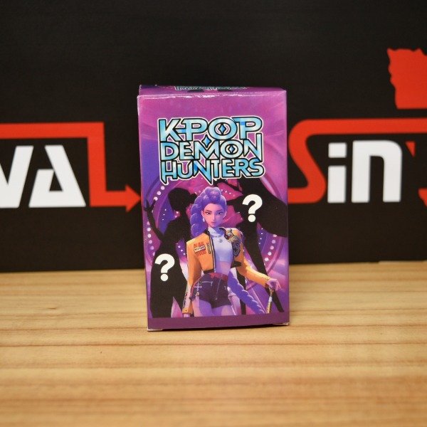 Producto - MUÑECO SORPRESA CON CARTA EN CAJA K-POP SE25-3777