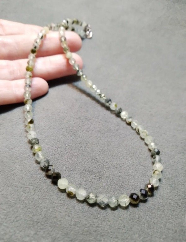 Producto - Gargantilla prehnita facetada