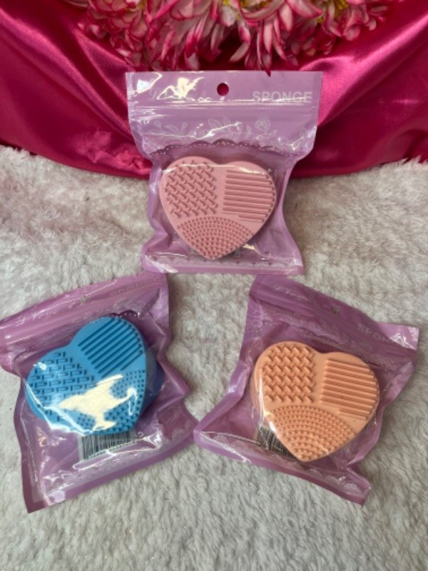 Producto - Limpia brochas corazón  LVEYE - 1