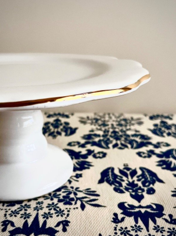Producto - Plato c pie CAIREL GOLD BLANCO