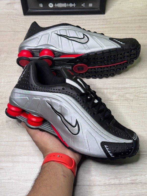 Producto - Nike Shox R4 Plateado - 0