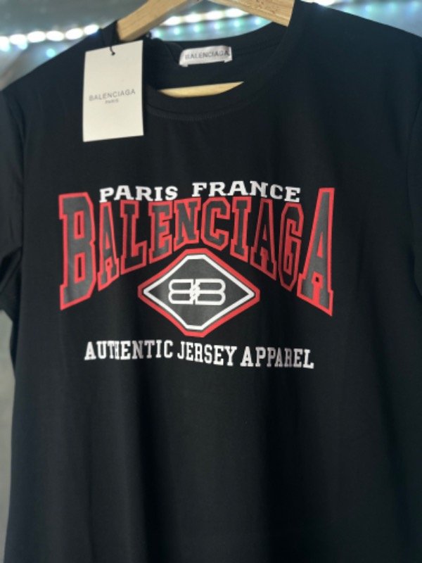 Producto - Remera Balenciaga R - 1