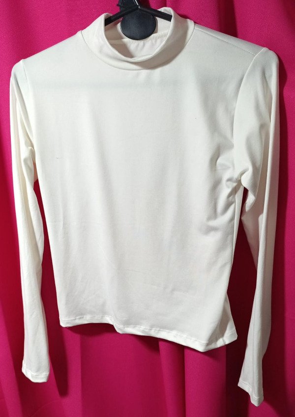 Producto - Media polera modal soft