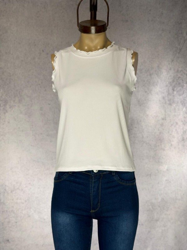 Producto - MUSCULOSA SHARON BLANCA MORLEY