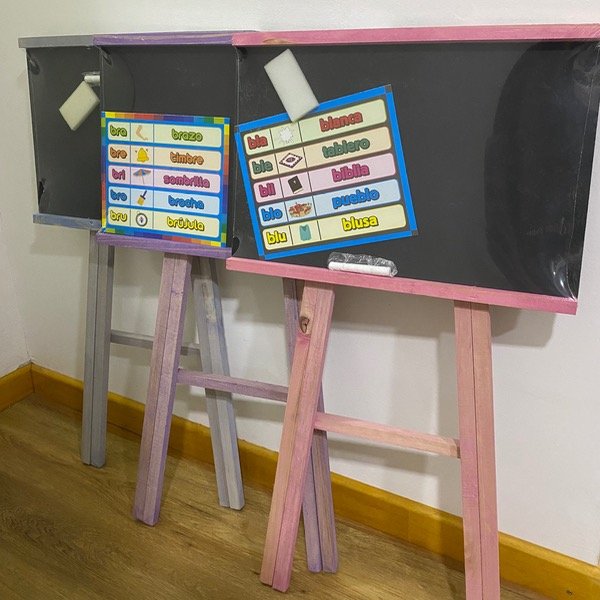 Producto - Pizarrón c/atril 4 patas grande