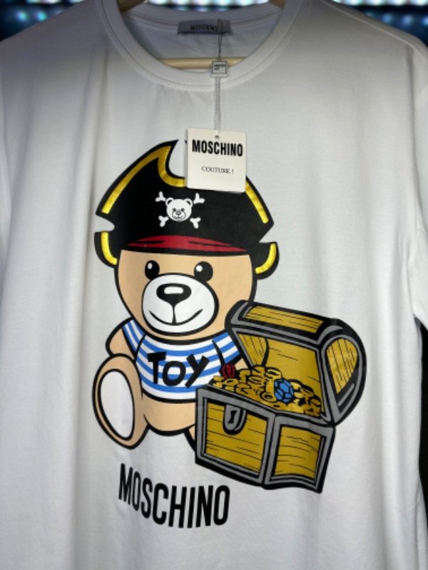 Producto - Remera Moschino - 1