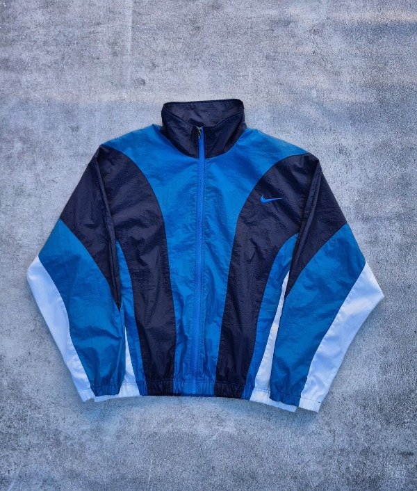 Producto - CAMPERA NIKE VINTAGE 90'S
