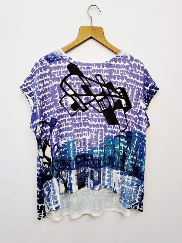 Producto - Remeron Aura -estampa Gotas y Formas tonos fríos-