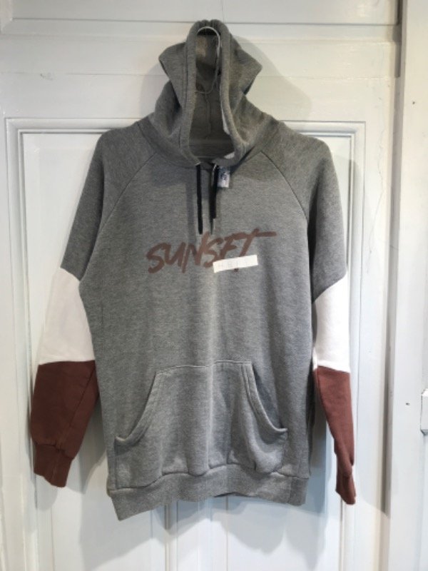 Producto - Buzo SUNSET gris blanco y marron Talle S- PRECIO: 18x