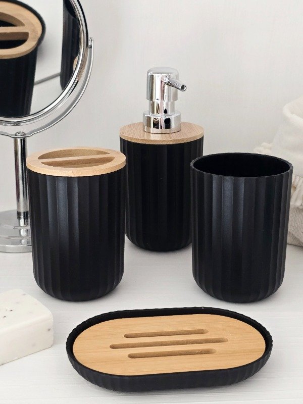 Producto - Set de baño plástico y bambú