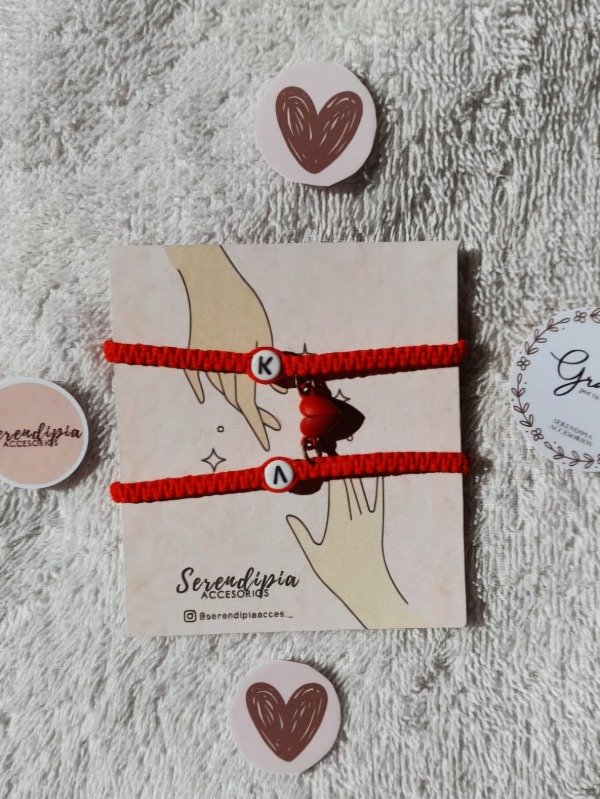 Producto - Pulsera roja con dije imantado rojo