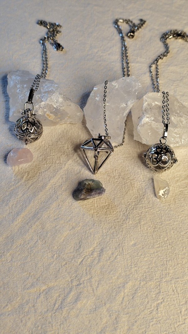 Producto - COLLAR RELICARIO - Con piedra natural para intención personal