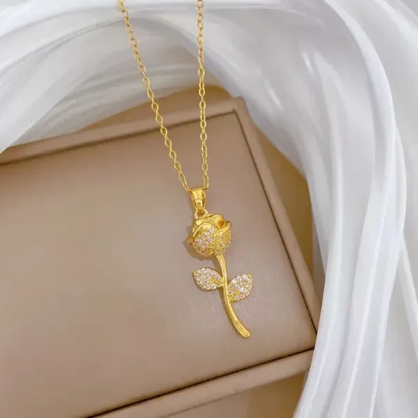 Producto - Collar rosa cubic gold