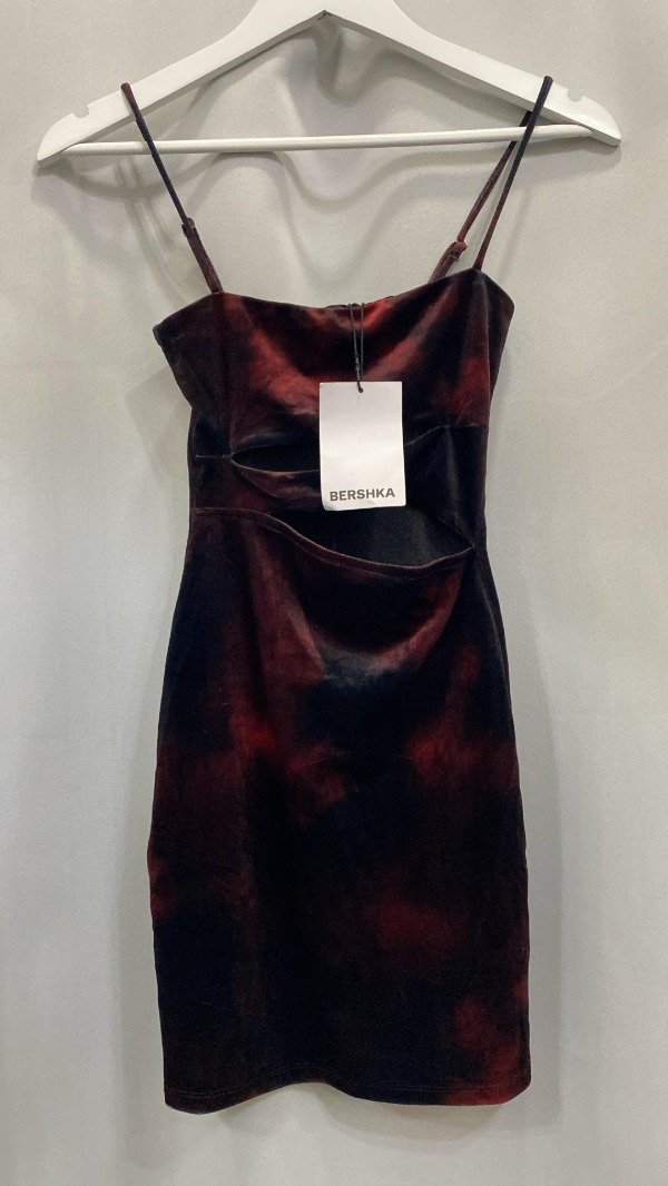 Producto - VESTIDO DE PLUSH BERSHKA