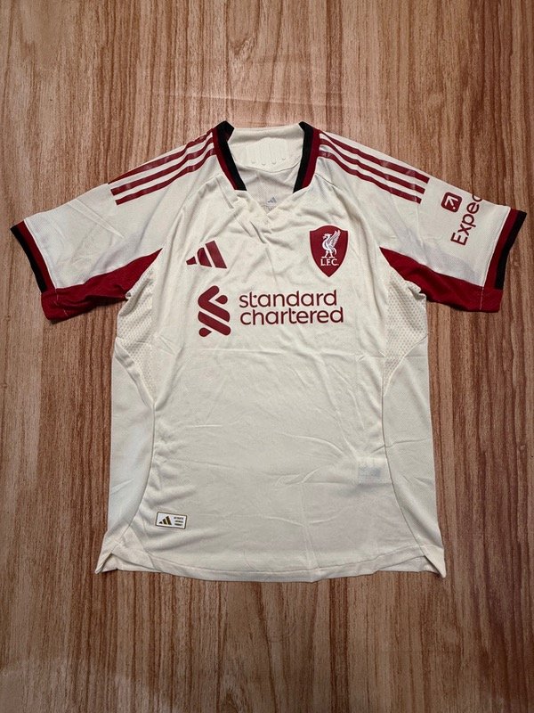 Producto - Liverpool alternativa versión jugador 25/26