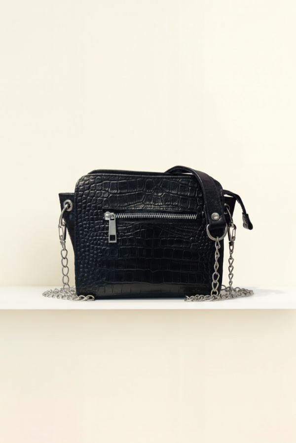 Producto - Cartera Crossbody  Labrada con Cadena y cierre el frente