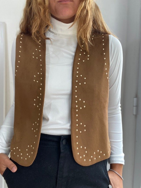 Producto - CHALECO GAMUZADO TACHAS